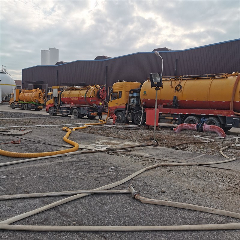 凌云污水池清理