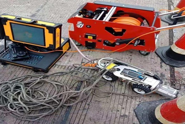 凌云CCTV管道检测机器人